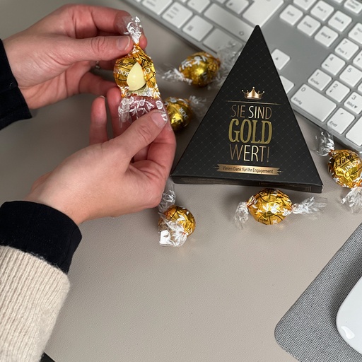 [WP13410] Sie sind Gold wert – Lindt Pyramide